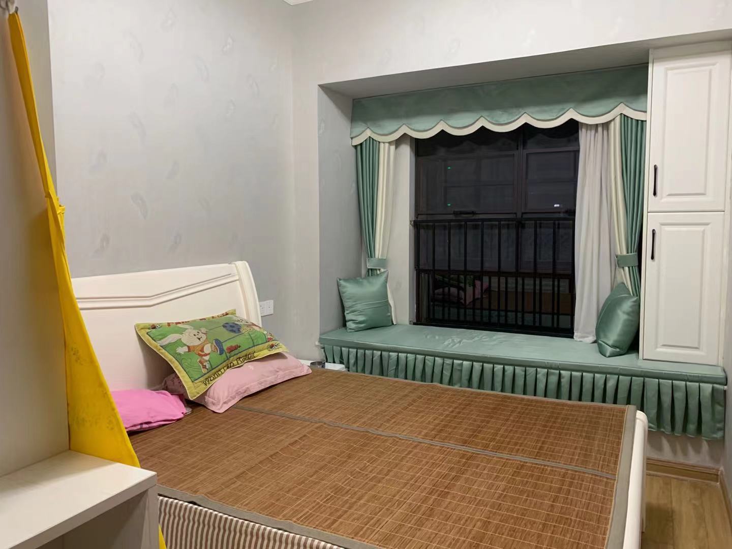 华耀碧桂园十里江湾观澜  3室2厅2卫    2600.0元/月 华耀碧桂园十里江湾观澜  3室2厅2卫    2600.0元/月室内图