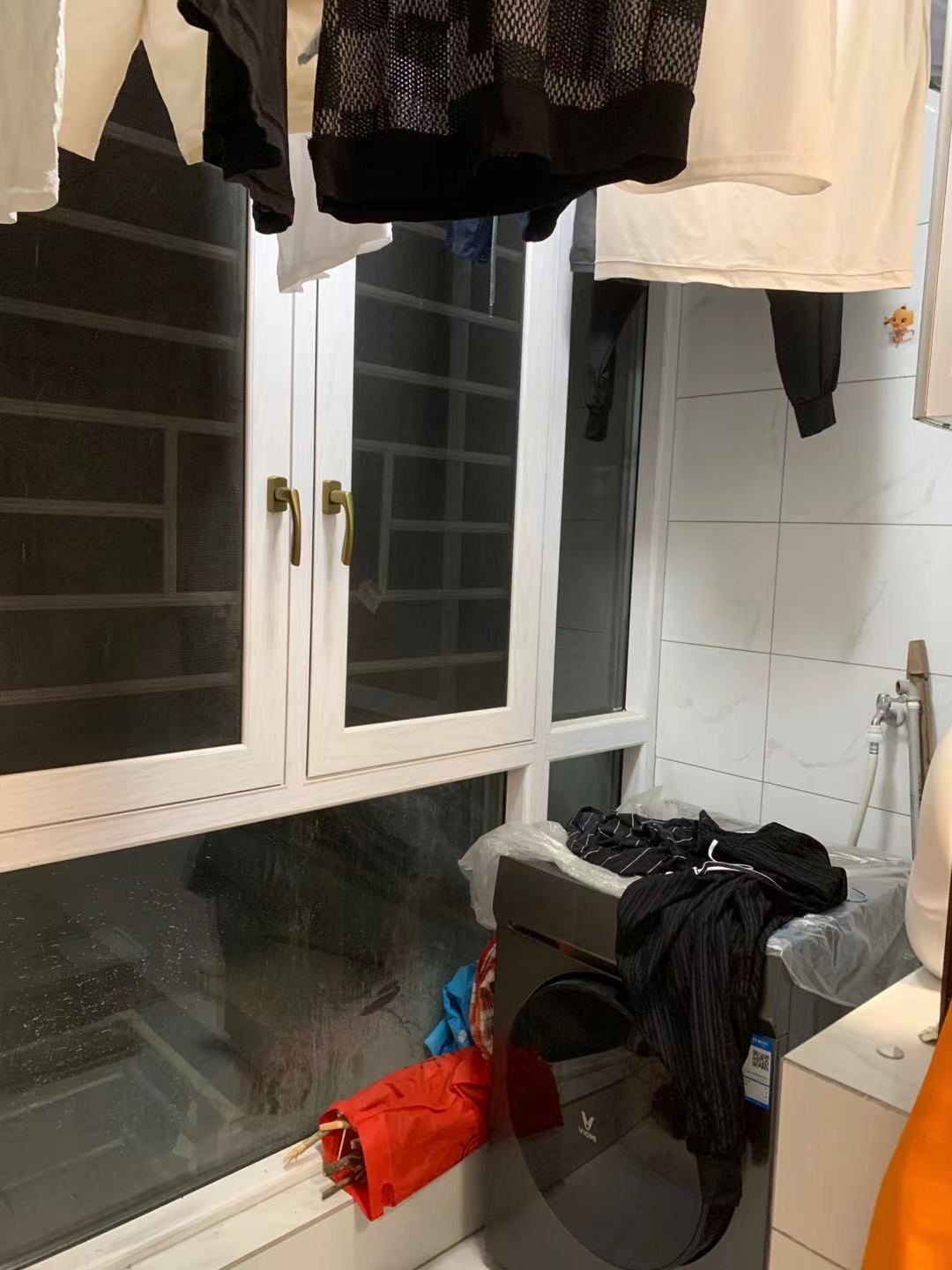 华耀碧桂园十里江湾观澜  3室2厅2卫    2600.0元/月 华耀碧桂园十里江湾观澜  3室2厅2卫    2600.0元/月室内图