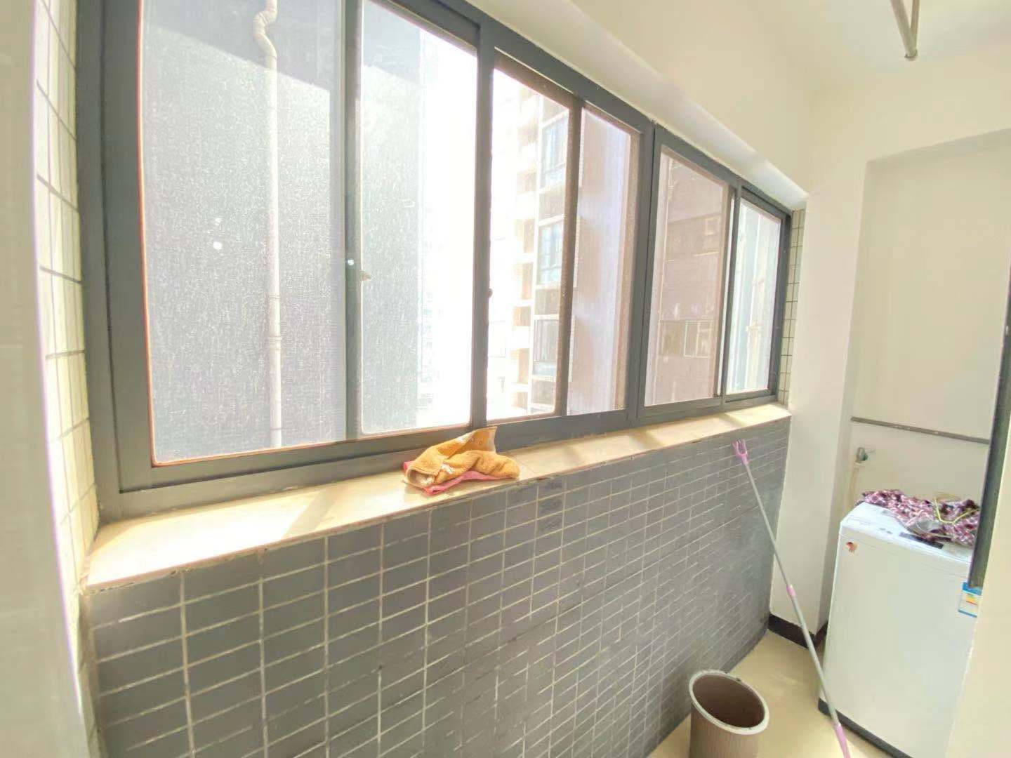 愉景湾东域  3室2厅2卫   2200.00元/月小区图