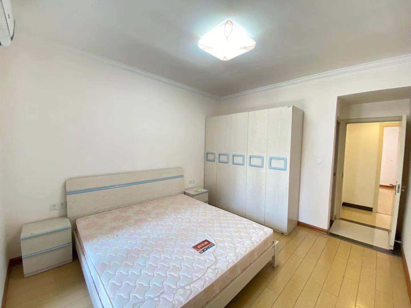 愉景湾东域  3室2厅2卫   2200.00元/月室内图