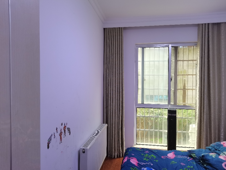 御景园 4室2厅2卫 82.8万 御景园 4室2厅2卫 82.8万客厅