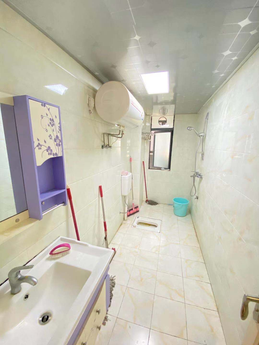 愉景湾东域  3室2厅2卫   2200.00元/月室内图