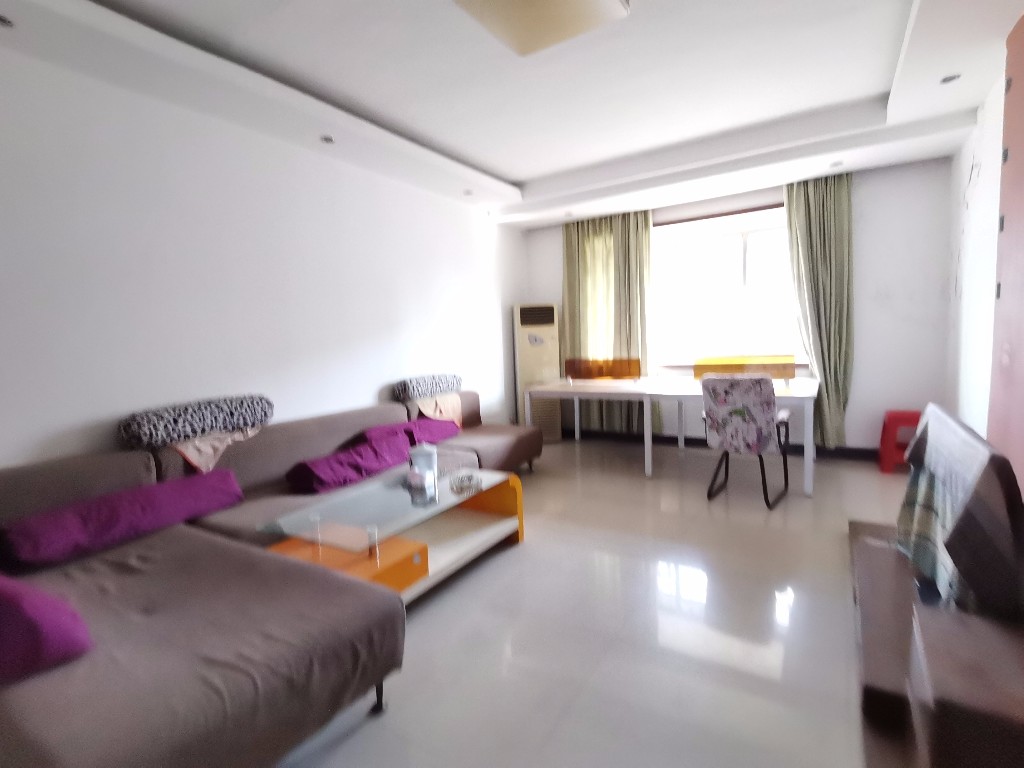 恒丰小区 3室2厅2卫 1400.00元/月 恒丰小区 3室2厅2卫 1400.00元/月室内图