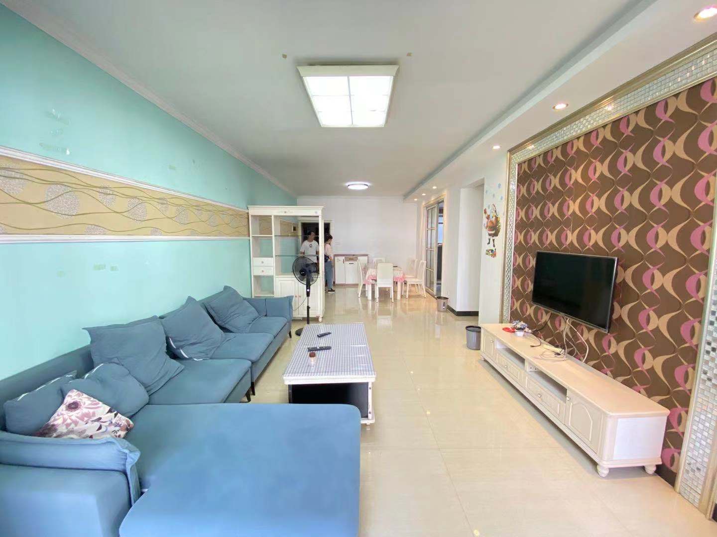 愉景湾东域  3室2厅2卫   2200.00元/月室内图