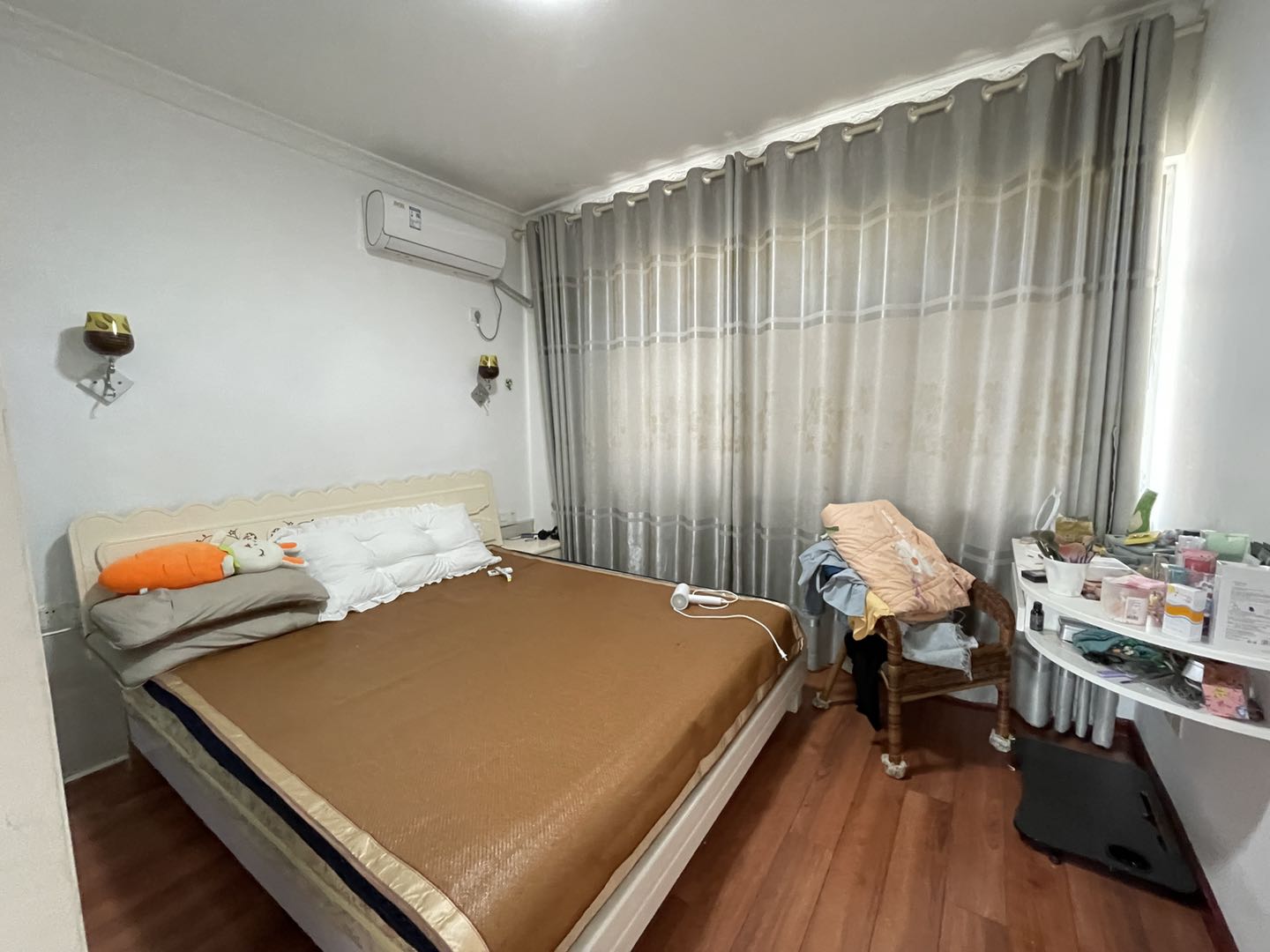 东方豪苑 2室2厅1卫 1500.0元/月 东方豪苑 2室2厅1卫 1500.0元/月室内图