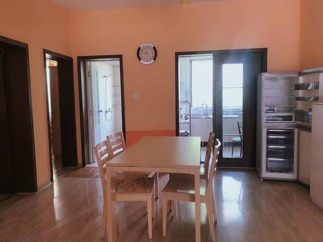 湘银小区 3室2厅2卫 1900.0元/月 湘银小区 3室2厅2卫 1900.0元/月室内图