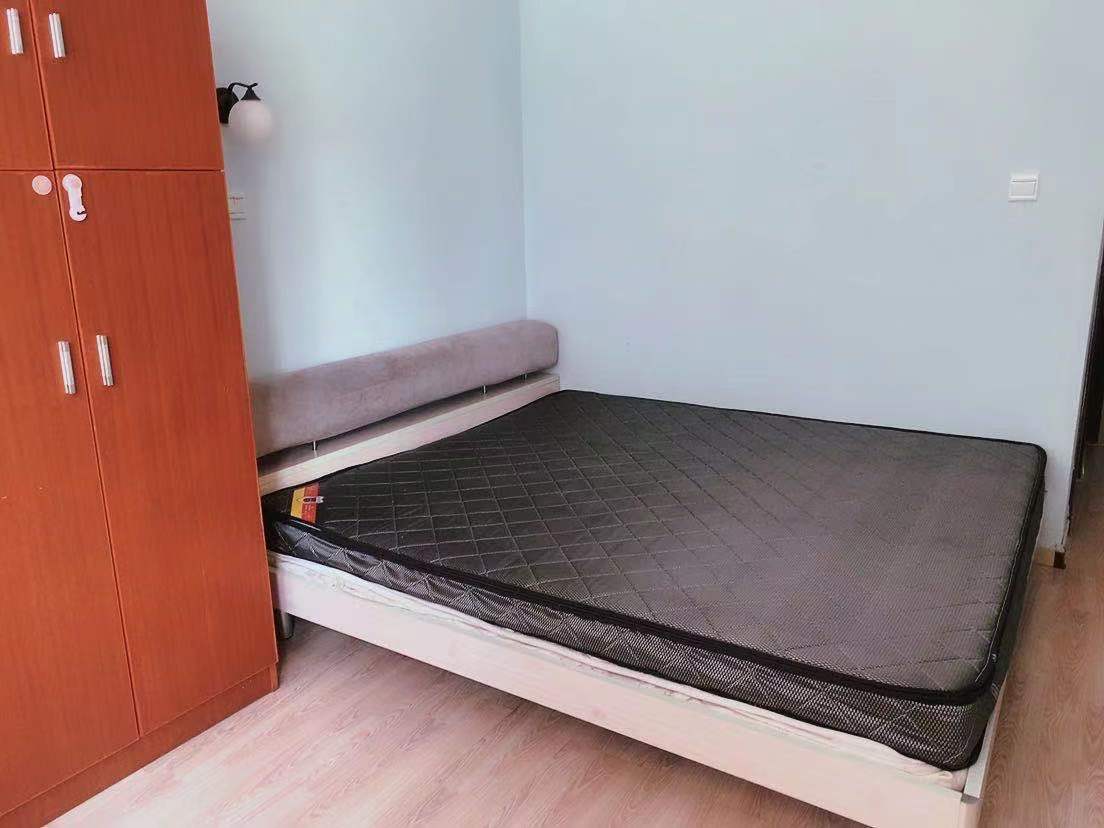 湘银小区 3室2厅2卫 1900.0元/月 湘银小区 3室2厅2卫 1900.0元/月室内图