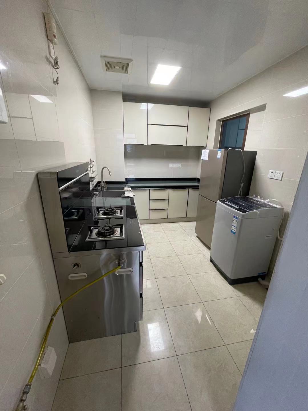 南湖半岛 2室1厅1卫 2600.0元/月 南湖半岛 2室1厅1卫 2600.0元/月室内图