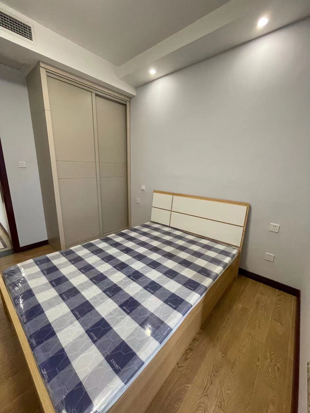 南湖半岛 2室1厅1卫 2600.0元/月 南湖半岛 2室1厅1卫 2600.0元/月室内图