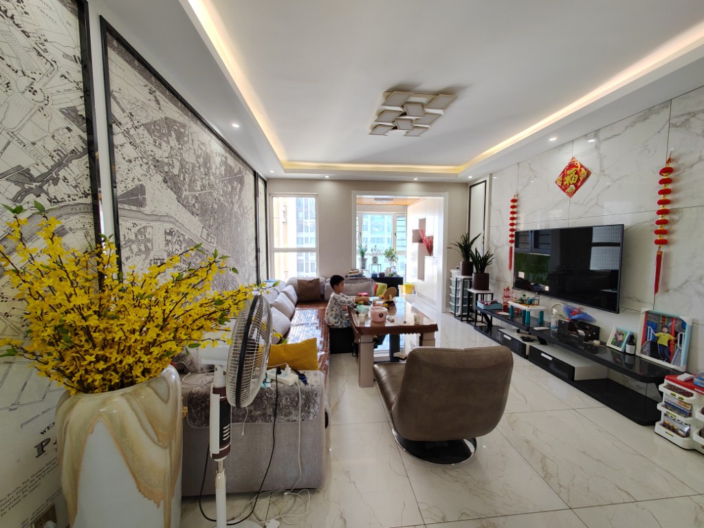 檀香山  4室2厅2卫    106.8万 檀香山  4室2厅2卫    106.8万客厅