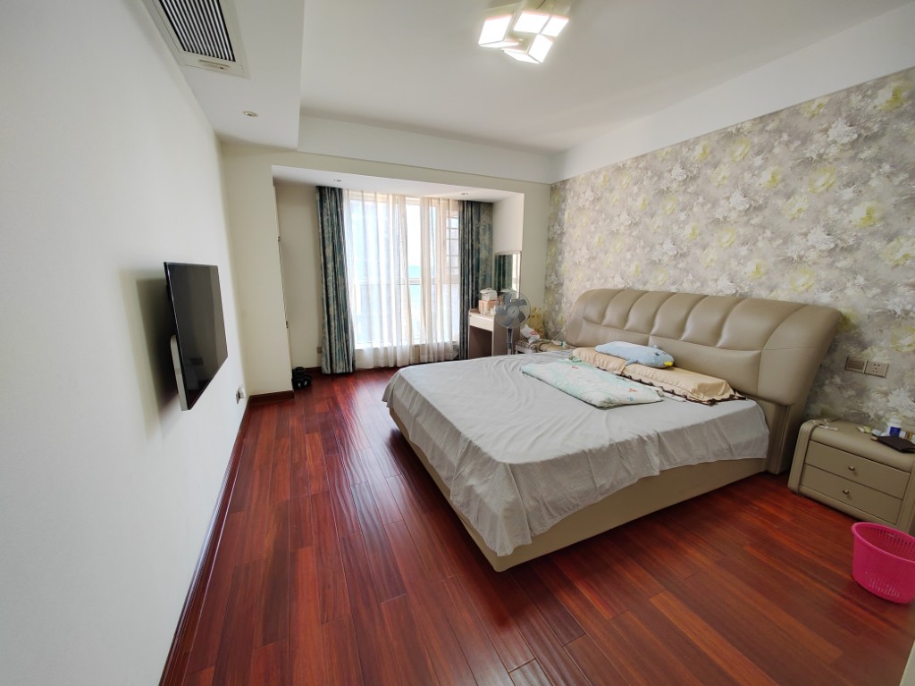 檀香山  4室2厅2卫    106.8万 檀香山  4室2厅2卫    106.8万卧室