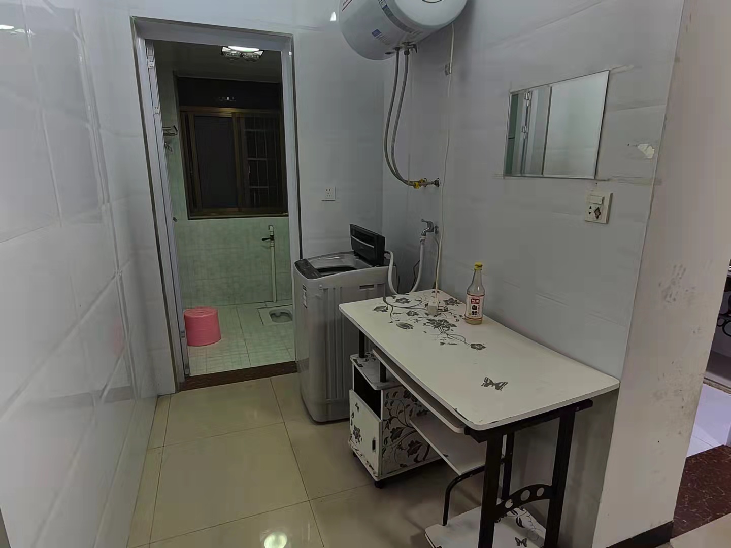 秀峰新村  2室2厅1卫    600.0元/月 秀峰新村  2室2厅1卫    600.0元/月室内图