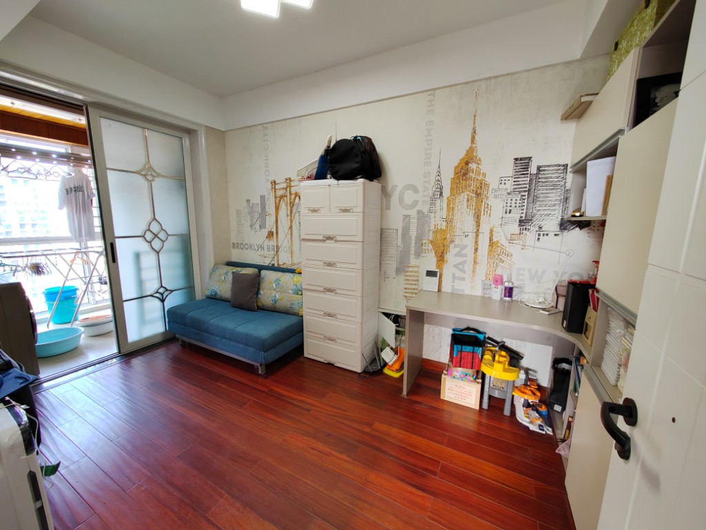 檀香山  4室2厅2卫    106.8万 檀香山  4室2厅2卫    106.8万卧室