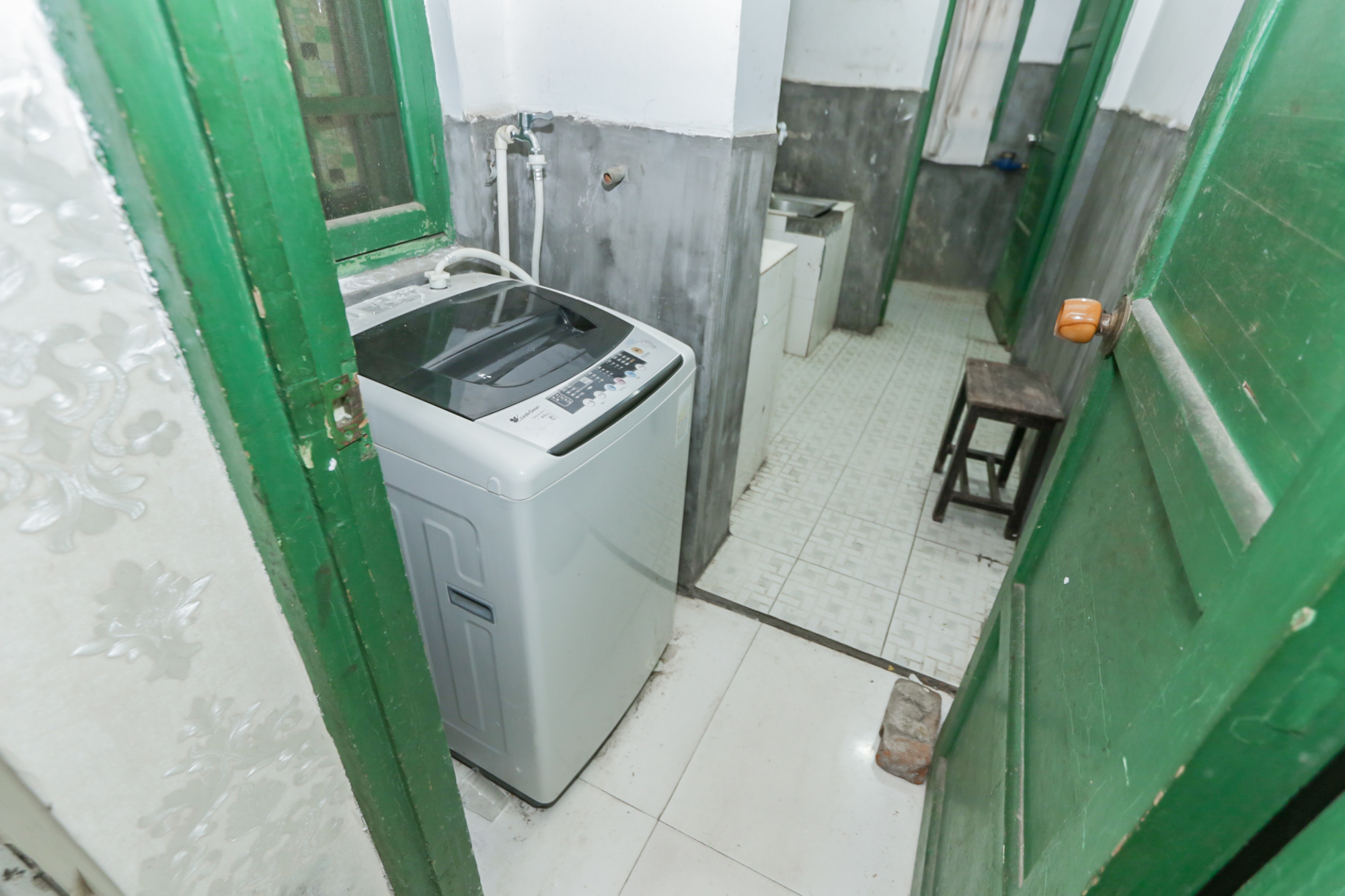 石佳冲小区  3室2厅1卫    74.0万阳台