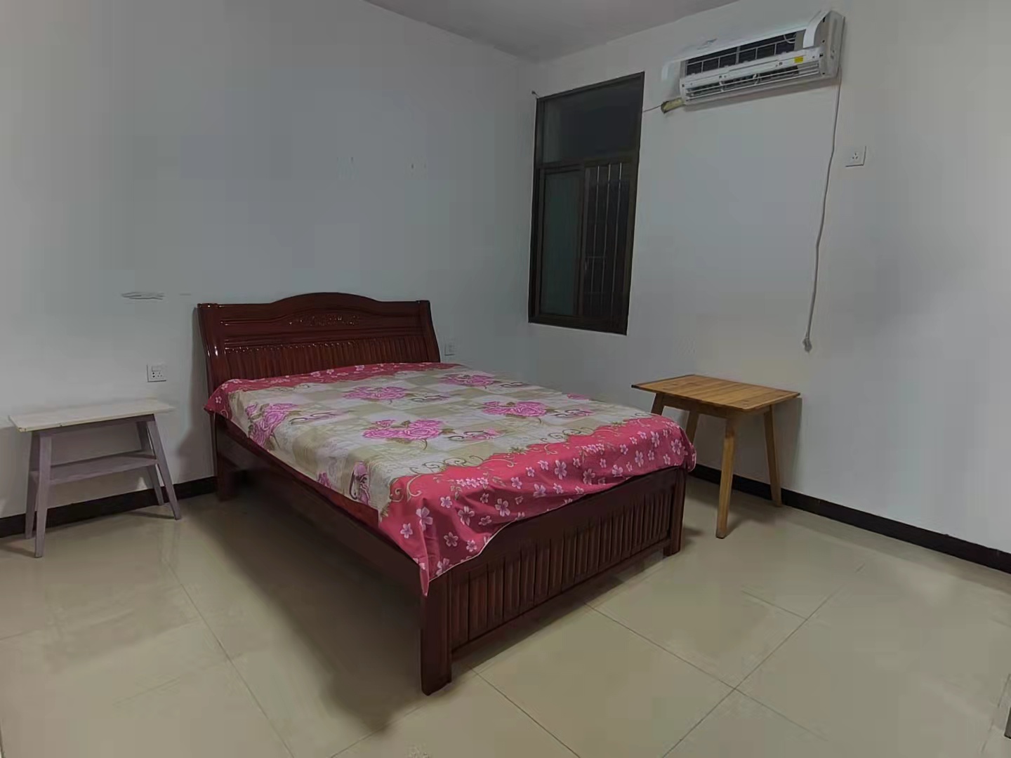 秀峰新村  2室2厅1卫    600.0元/月 秀峰新村  2室2厅1卫    600.0元/月室内图