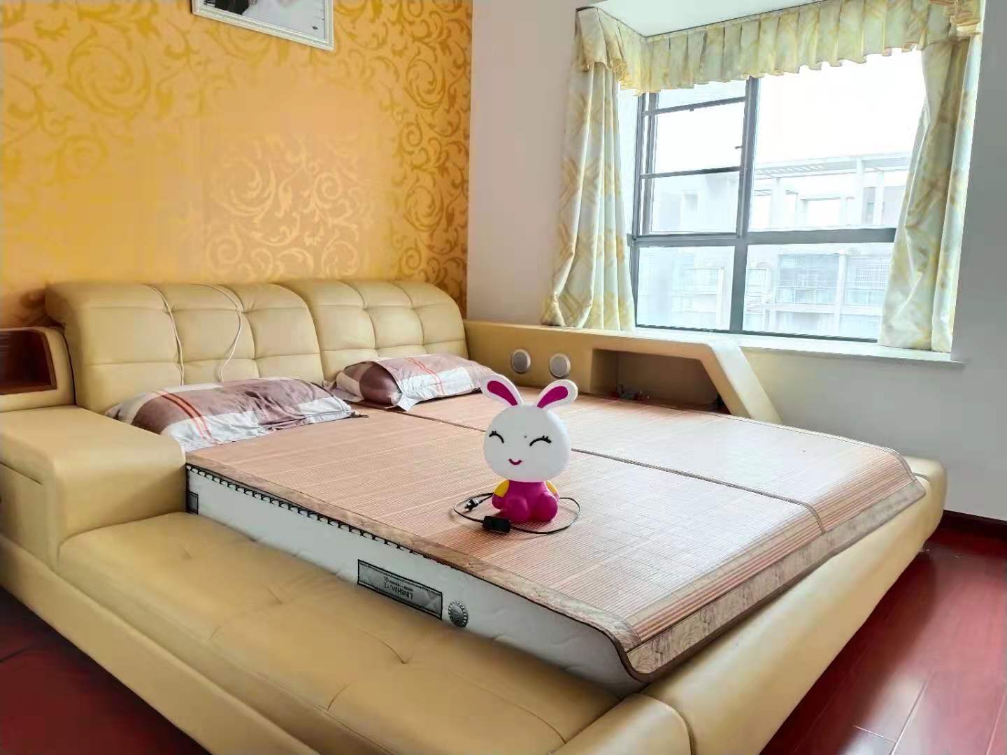 金侨书香庭苑  3室2厅2卫    67.8万卧室