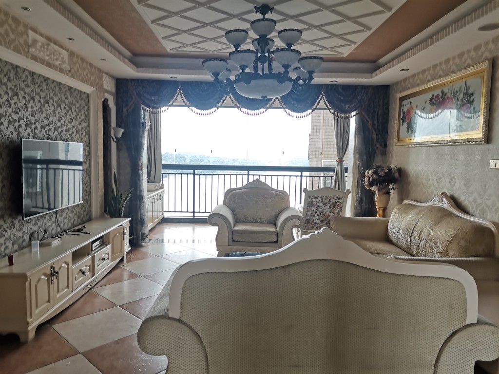 梓湖观邸 3室2厅2卫 3500.0元/月 梓湖观邸 3室2厅2卫 3500.0元/月室内图