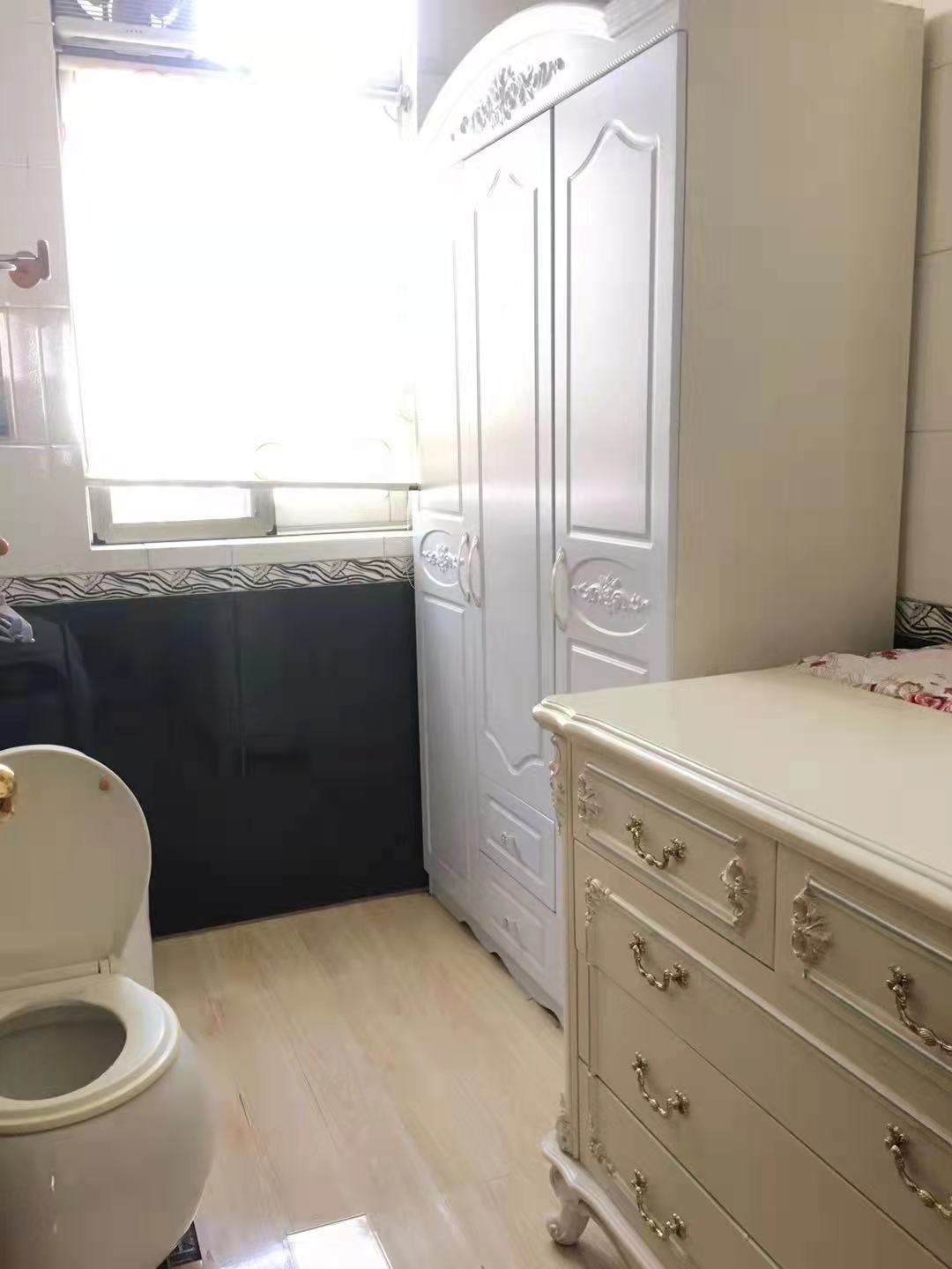 泰时新雅园 4室2厅1卫 5000.0元/月 泰时新雅园 4室2厅1卫 5000.0元/月室内图