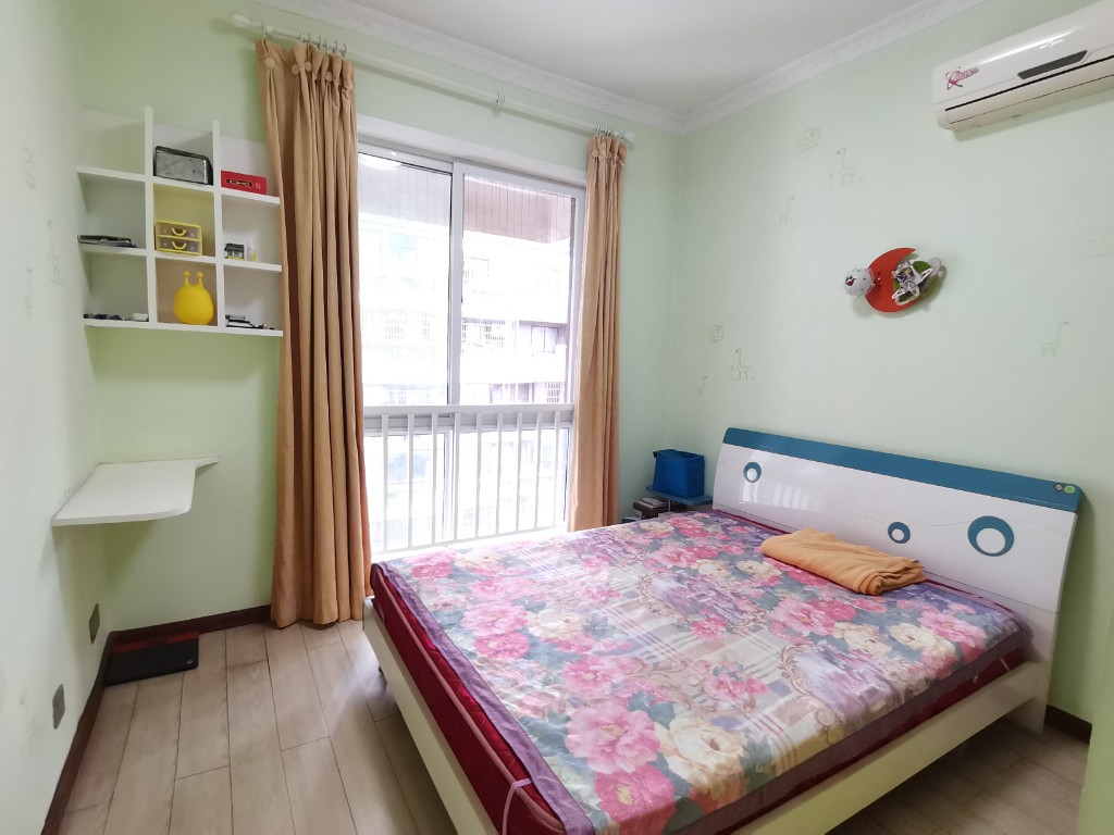 莱茵小镇 3室2厅2卫 1500.0元/月 莱茵小镇 3室2厅2卫 1500.0元/月室内图