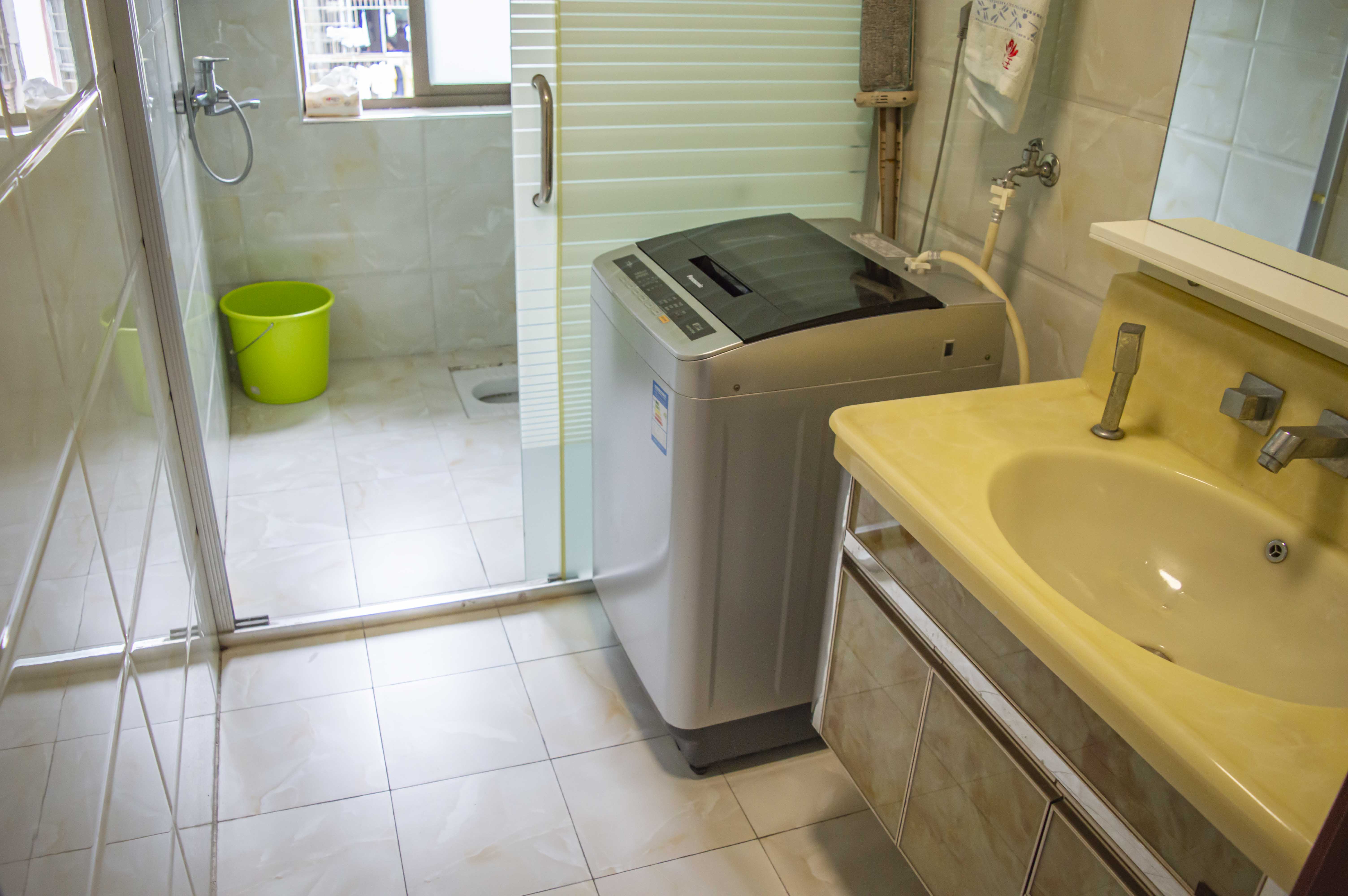 精锐华府(精锐华庭) 3室2厅2卫 68.8万 精锐华府(精锐华庭) 3室2厅2卫 68.8万客厅