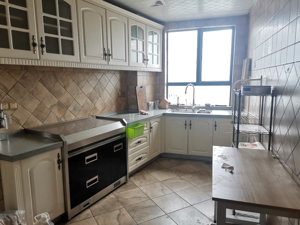 梓湖观邸 3室2厅2卫 3500.0元/月 梓湖观邸 3室2厅2卫 3500.0元/月室内图