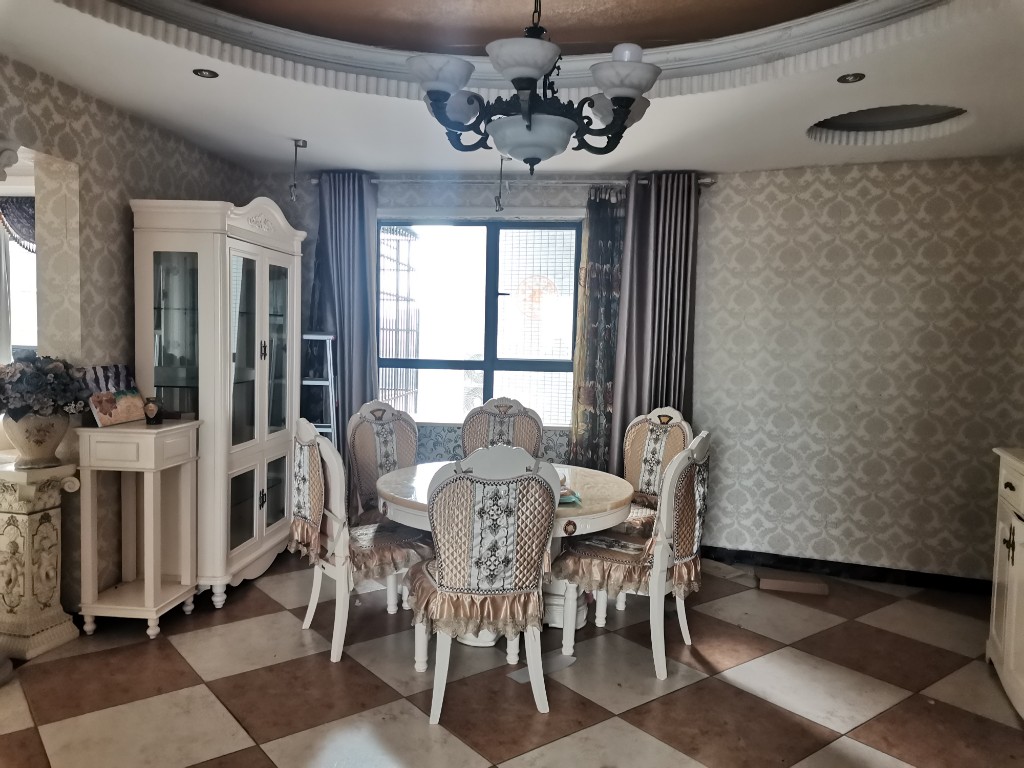 梓湖观邸 3室2厅2卫 3500.0元/月 梓湖观邸 3室2厅2卫 3500.0元/月室内图