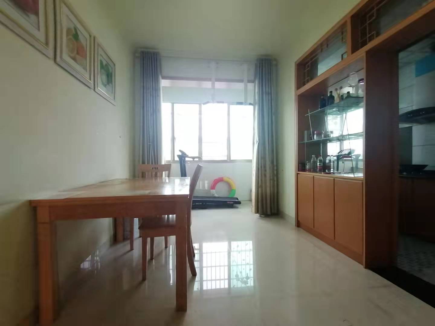 大渡口供销社家属楼 3室2厅2卫 54.0万 大渡口供销社家属楼 3室2厅2卫 54.0万客厅