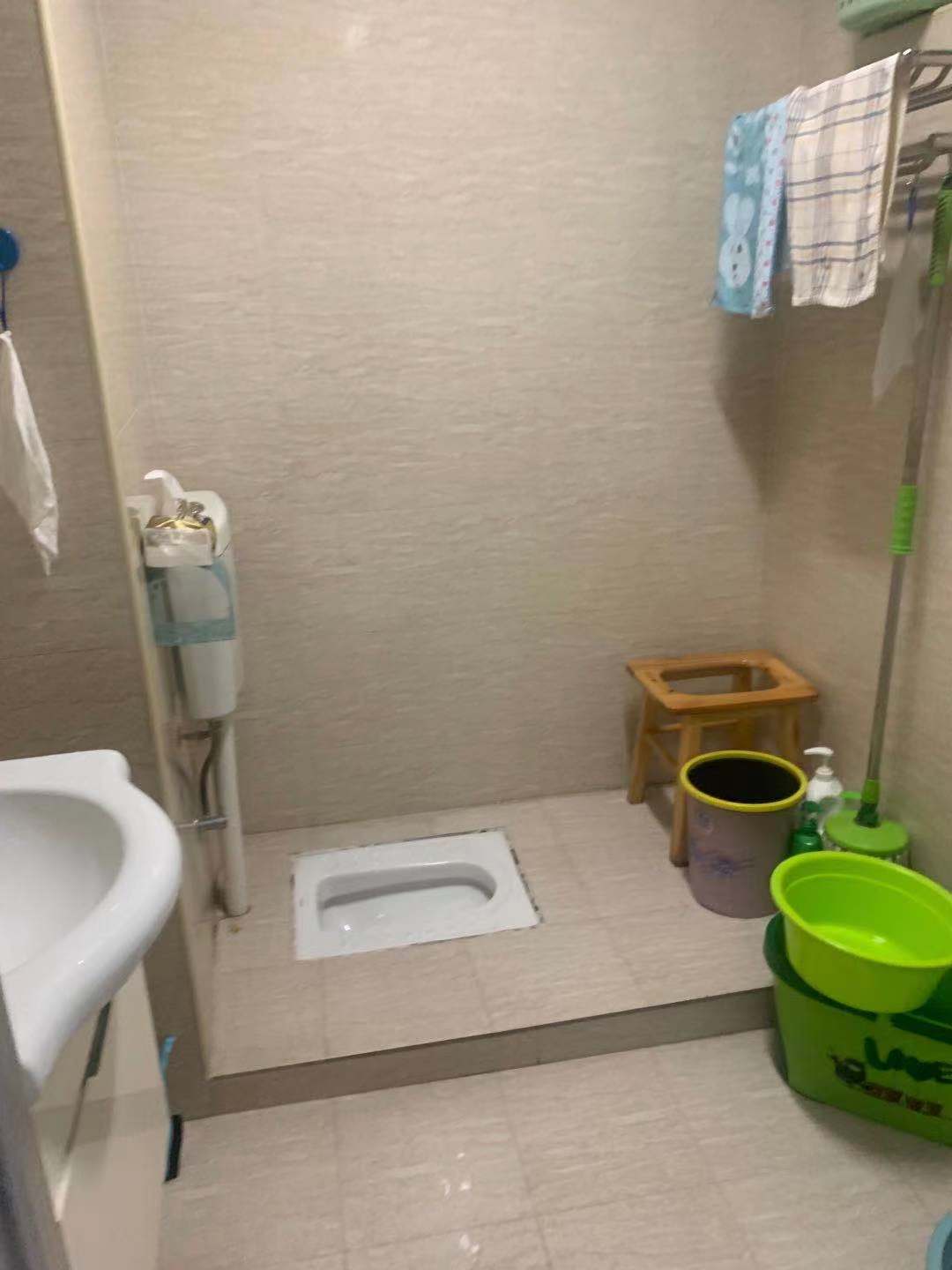 摩登国际(五里名邸) 1室1厅1卫 1700.0元/月 摩登国际(五里名邸) 1室1厅1卫 1700.0元/月室内图