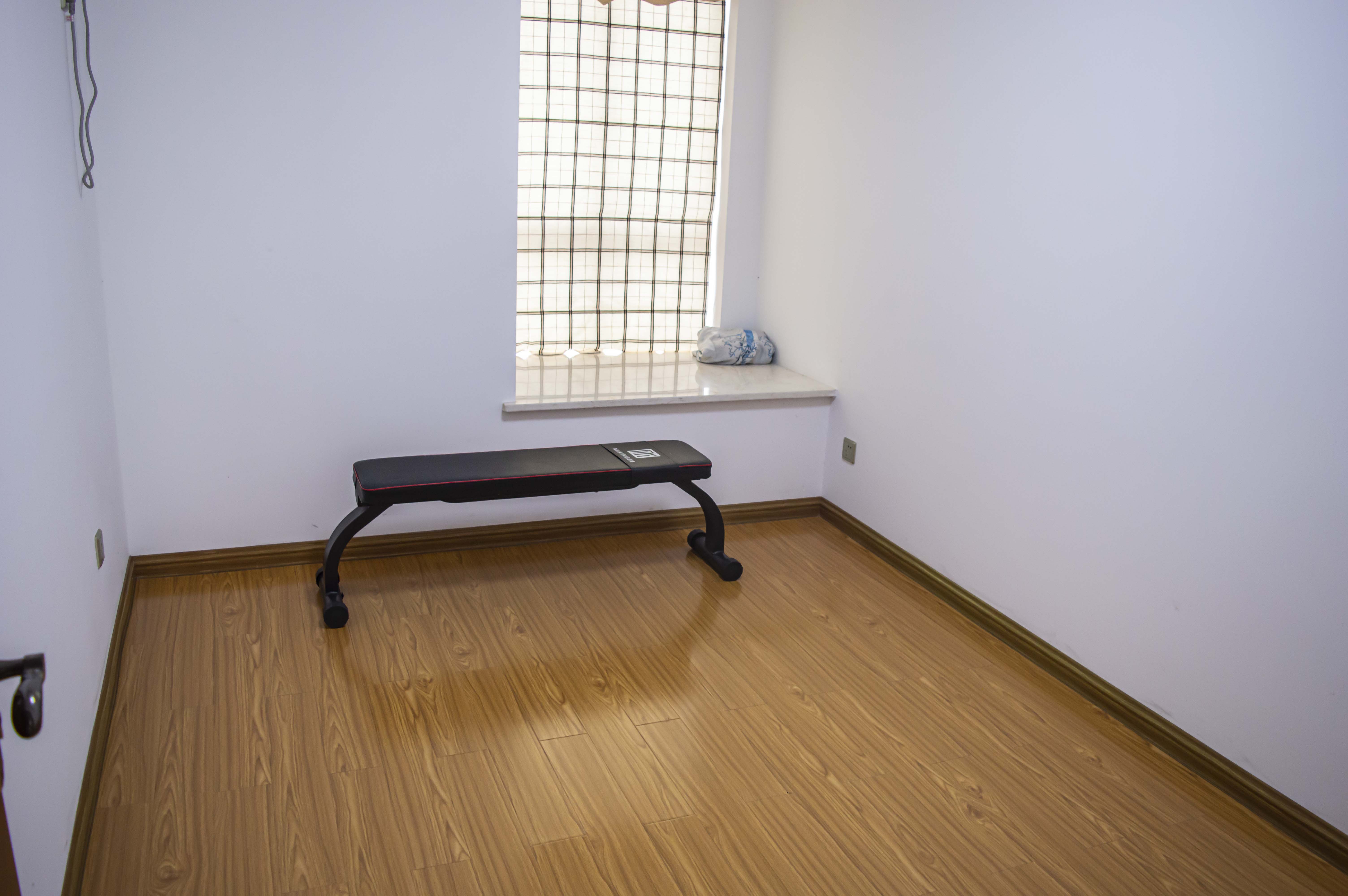 精锐华府(精锐华庭) 3室2厅2卫 68.8万 精锐华府(精锐华庭) 3室2厅2卫 68.8万客厅