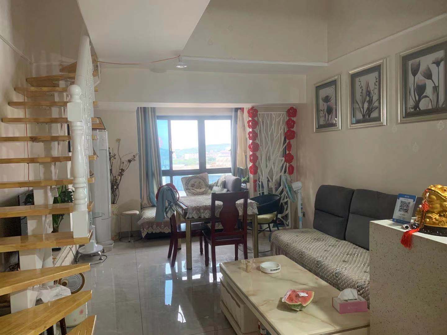 金钟时代城  1室1厅1卫    1700.0元/月 金钟时代城  1室1厅1卫    1700.0元/月