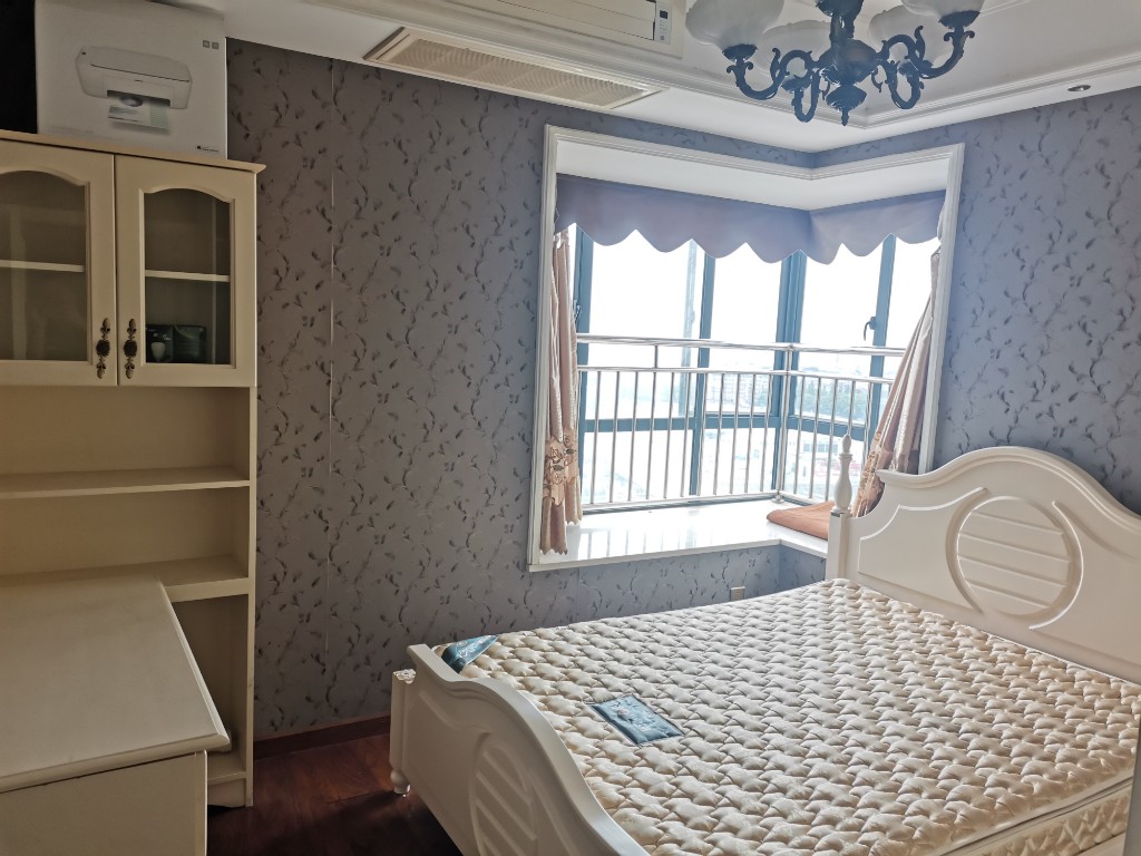 梓湖观邸 3室2厅2卫 3500.0元/月 梓湖观邸 3室2厅2卫 3500.0元/月室内图