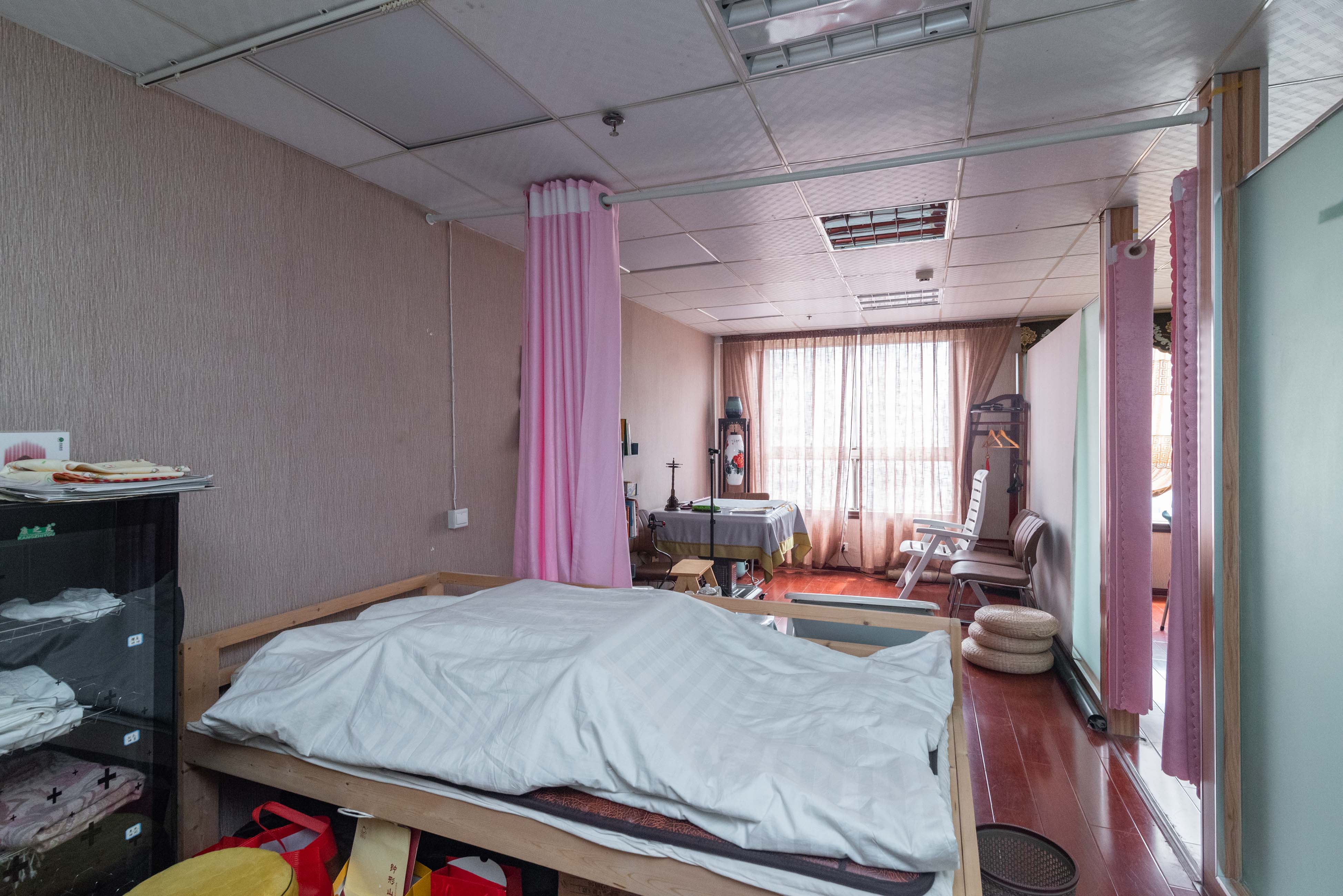 华侨大厦  1室1厅1卫    66.0万卧室