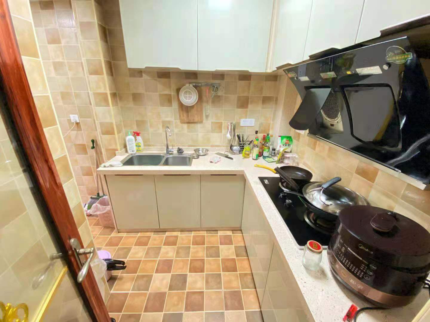 新桂广场 2室2厅1卫 61.8万 新桂广场 2室2厅1卫 61.8万客厅