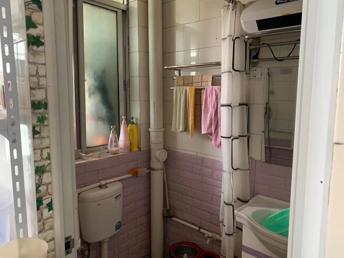 阳光小区 2室1厅1卫 23.0万 阳光小区 2室1厅1卫 23.0万卫生间