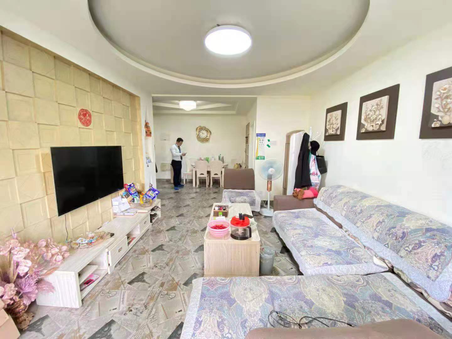 新桂广场 2室2厅1卫 61.8万 新桂广场 2室2厅1卫 61.8万客厅