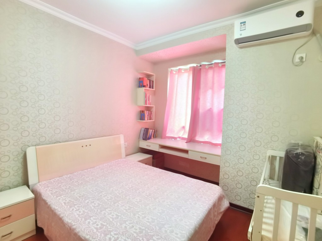 泰山公馆 3室2厅2卫 99.8万 泰山公馆 3室2厅2卫 99.8万客厅