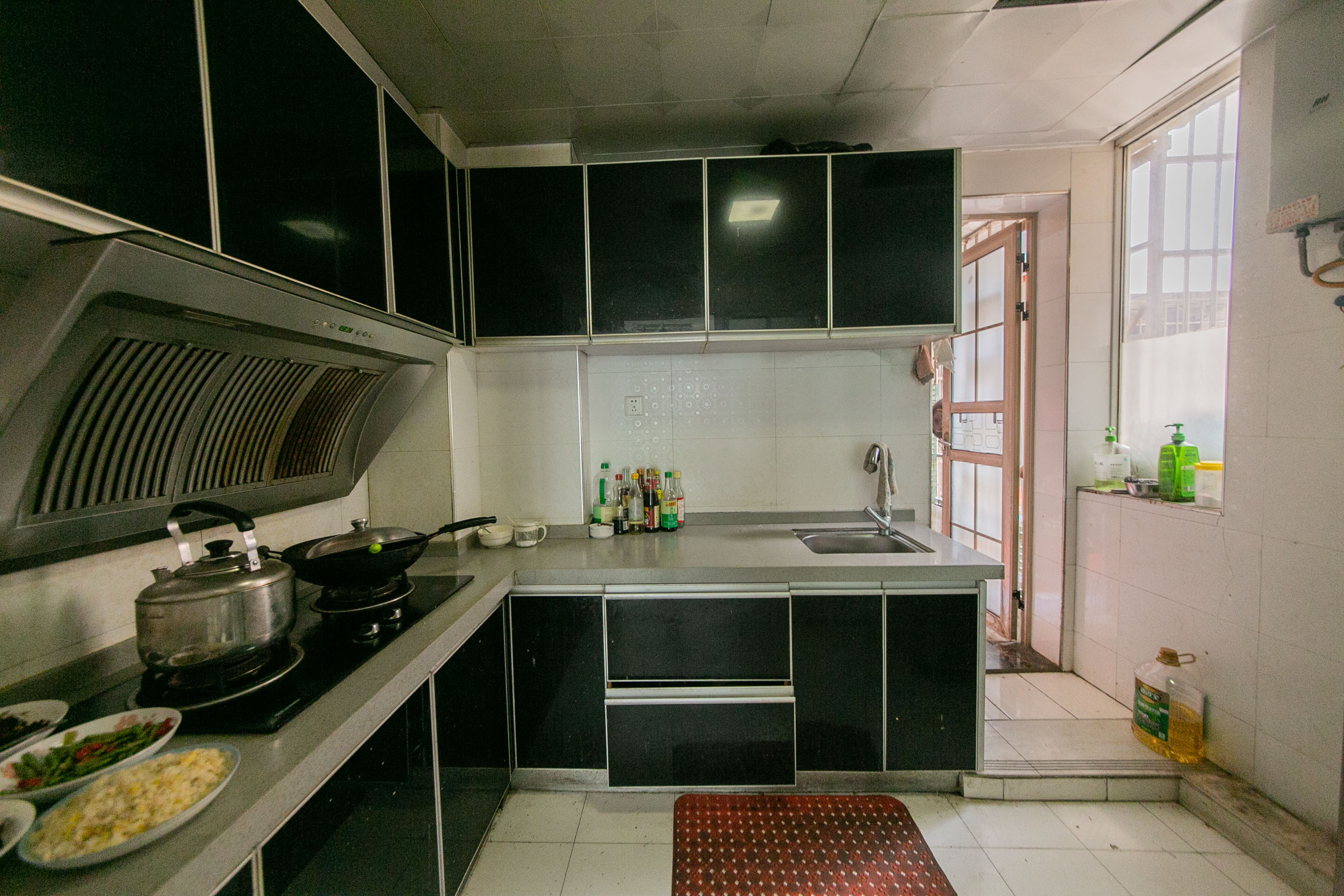 江临天下  3室2厅2卫    125.0万厨房