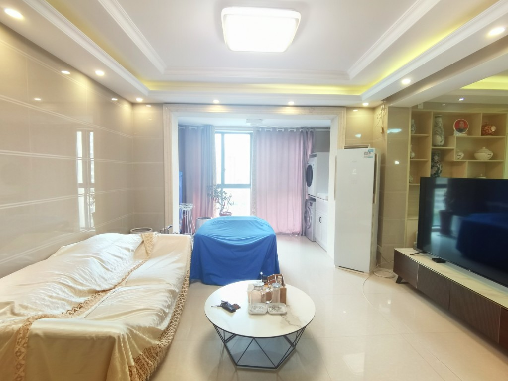 泰山公馆 3室2厅2卫 99.8万 泰山公馆 3室2厅2卫 99.8万客厅