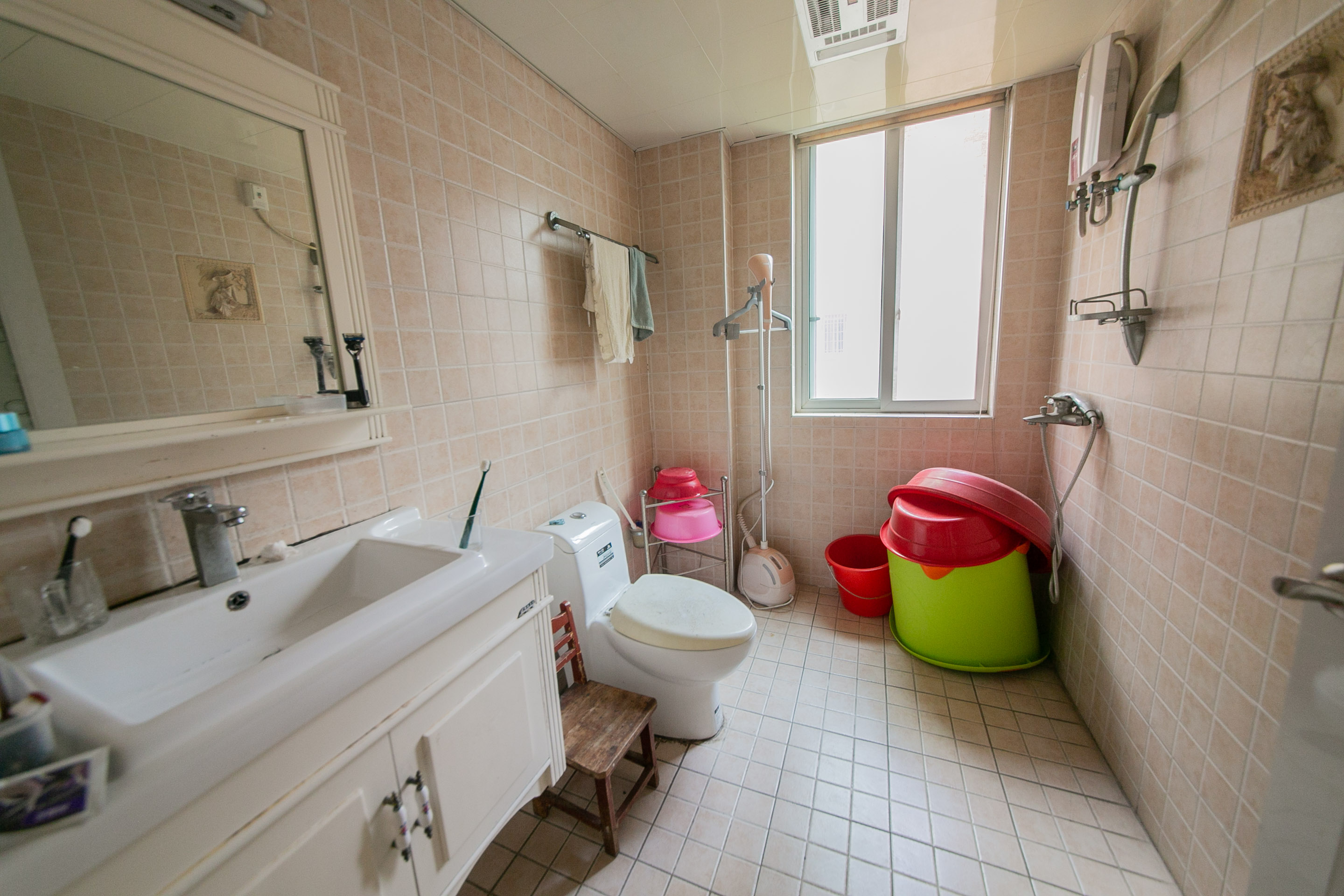 江临天下  3室2厅2卫    125.0万卫生间