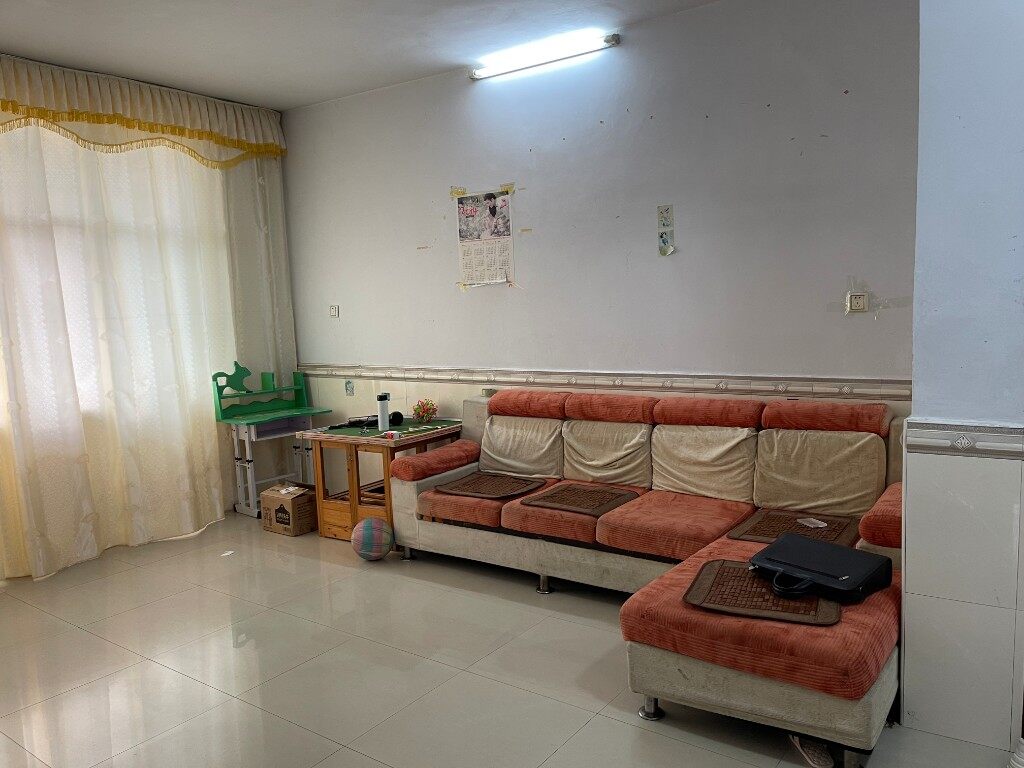 桃源临江花园小区 3室2厅1卫 52.8万 桃源临江花园小区 3室2厅1卫 52.8万客厅