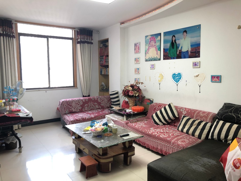 资江御景  3室2厅2卫   58.80万卧室