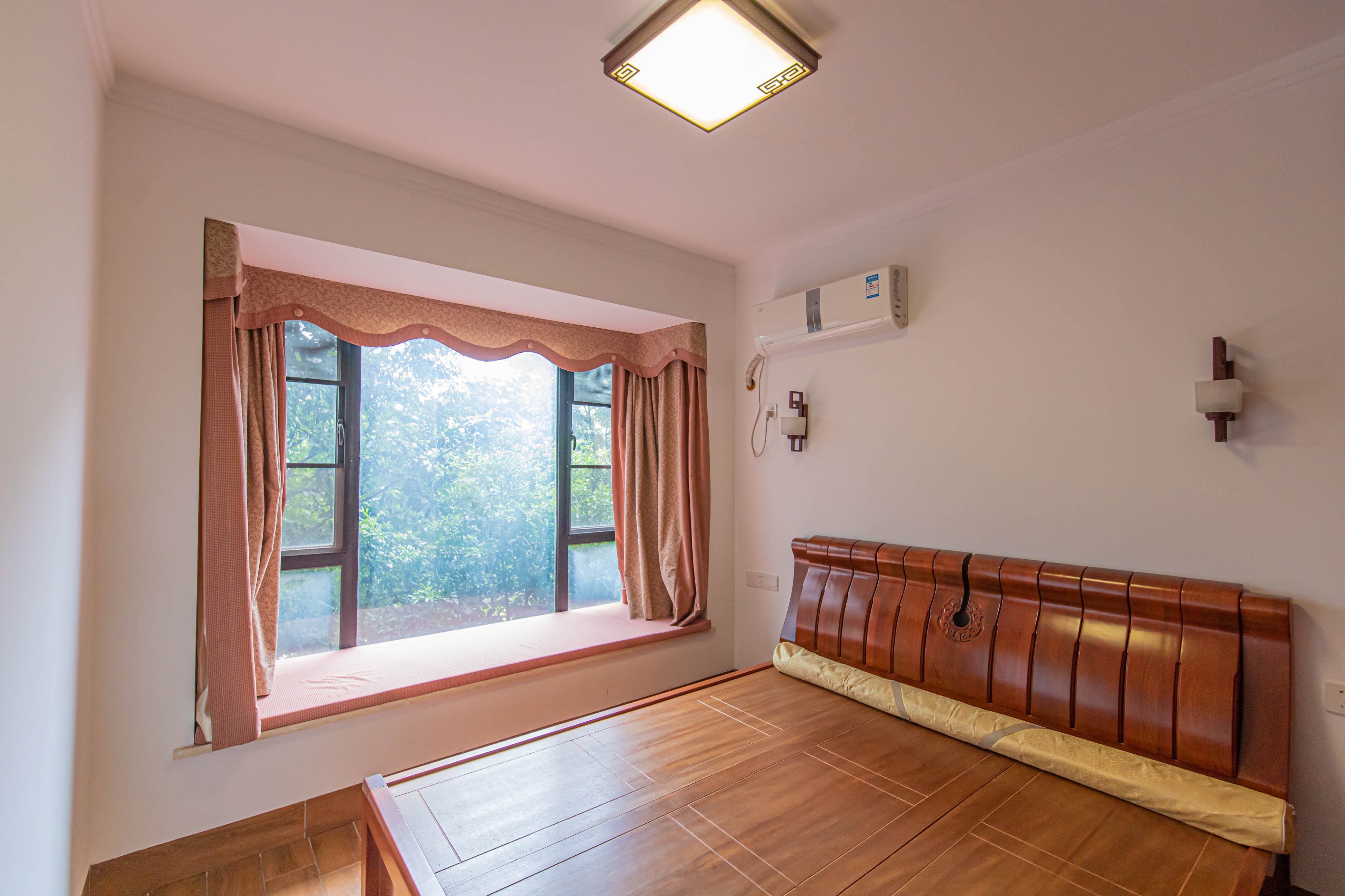 松雅湖金岸  3室2厅2卫    125.0万卧室