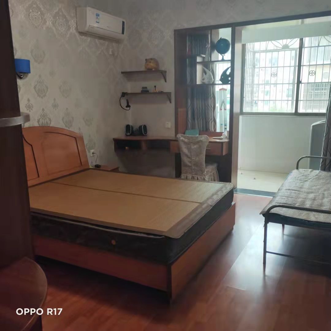 君昇花苑  4室2厅2卫    2000.0元/月 君昇花苑  4室2厅2卫    2000.0元/月户型图