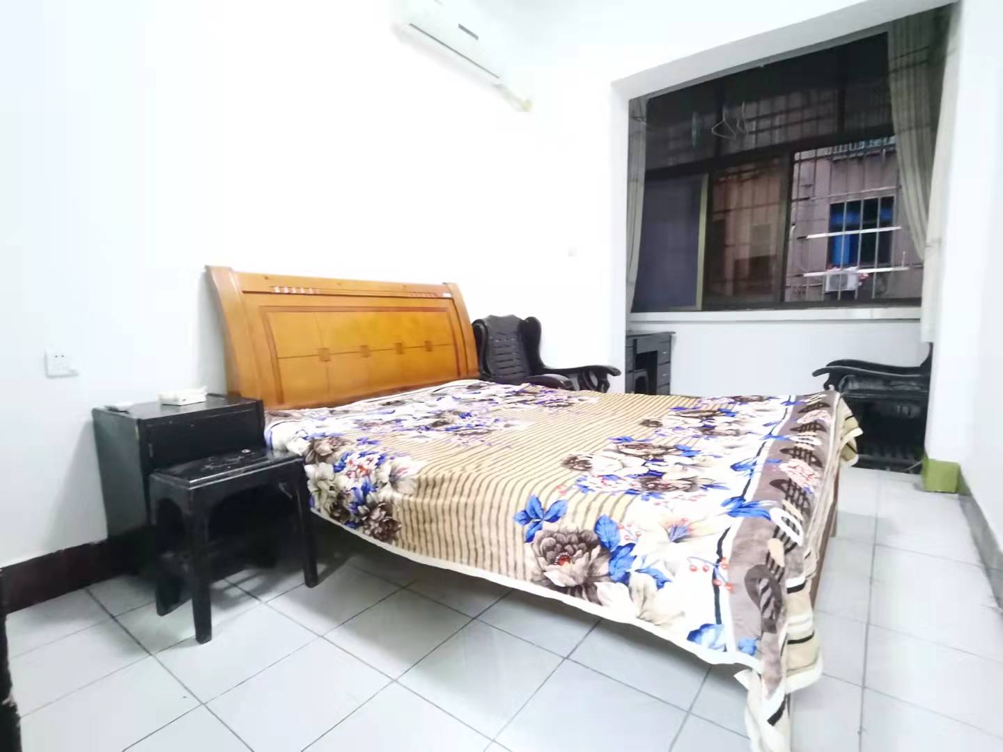 梓园社区(麻纺厂宿舍) 2室1厅1卫 700.0元/月 梓园社区(麻纺厂宿舍) 2室1厅1卫 700.0元/月室内图