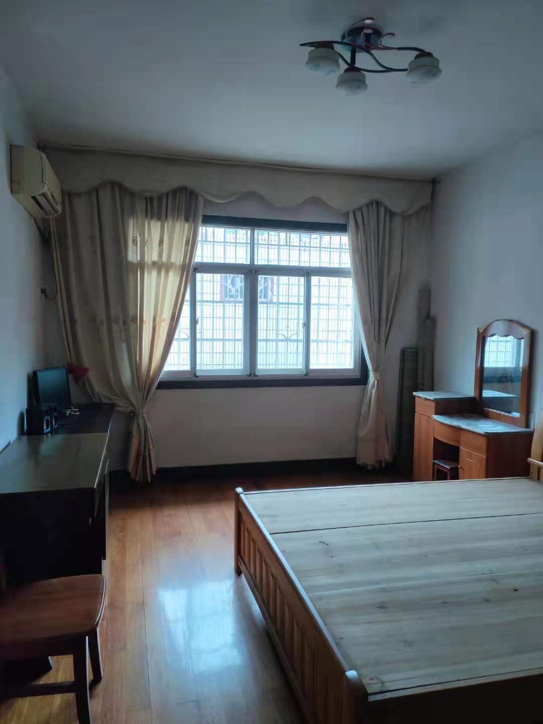 芙蓉小区新华东路123号 2室2厅1卫 39.8万 芙蓉小区新华东路123号 2室2厅1卫 39.8万客厅