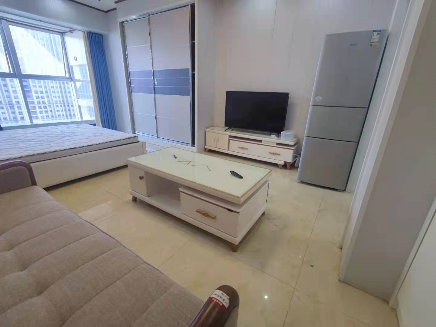 雄森国际  1室1厅1卫    1700.0元/月 雄森国际  1室1厅1卫    1700.0元/月室内图