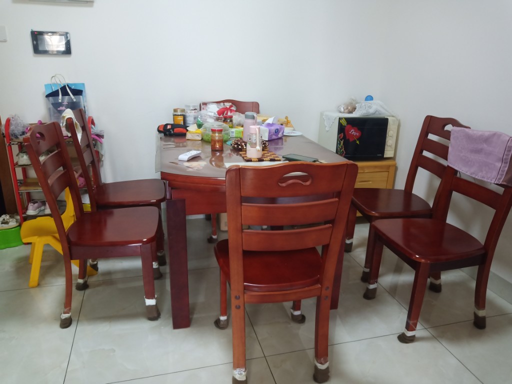 湖景名城 2室2厅1卫 36.0万 湖景名城 2室2厅1卫 36.0万客厅