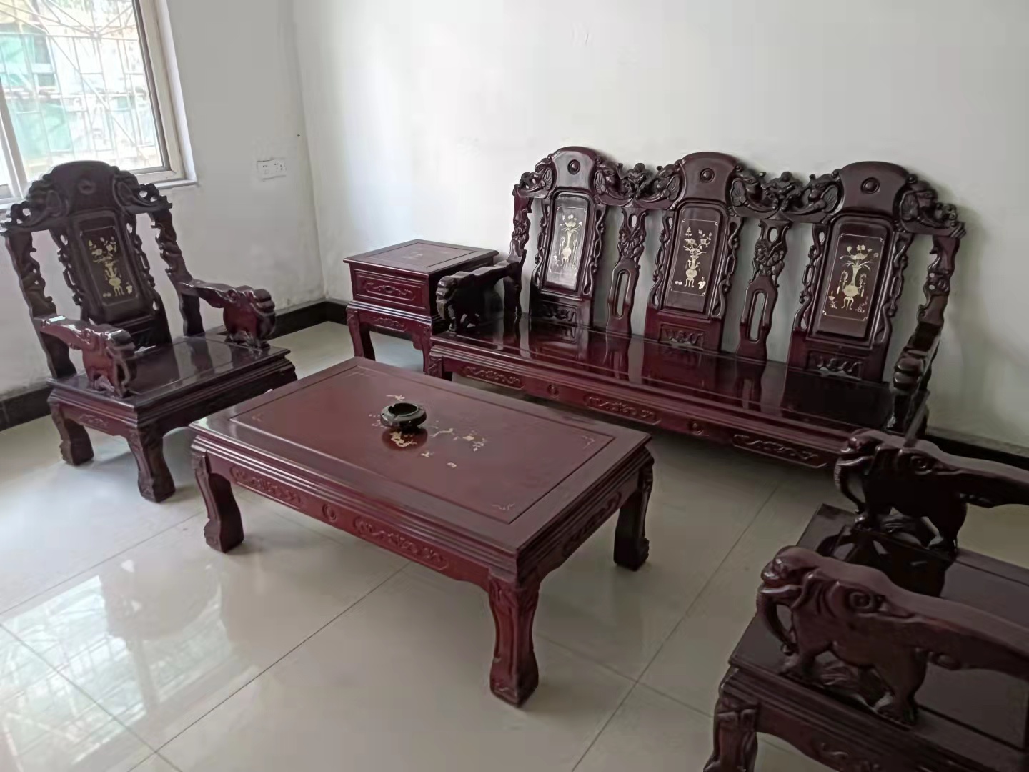 华湘花苑 3室2厅2卫 1500.00元/月 华湘花苑 3室2厅2卫 1500.00元/月户型图