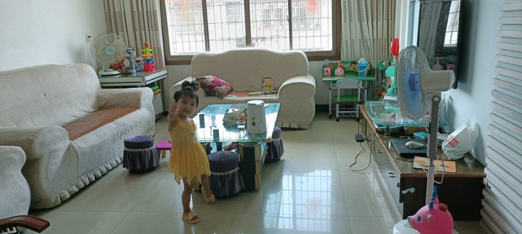 长青居民生活小区  3室2厅2卫    46.0万 长青居民生活小区  3室2厅2卫    46.0万客厅