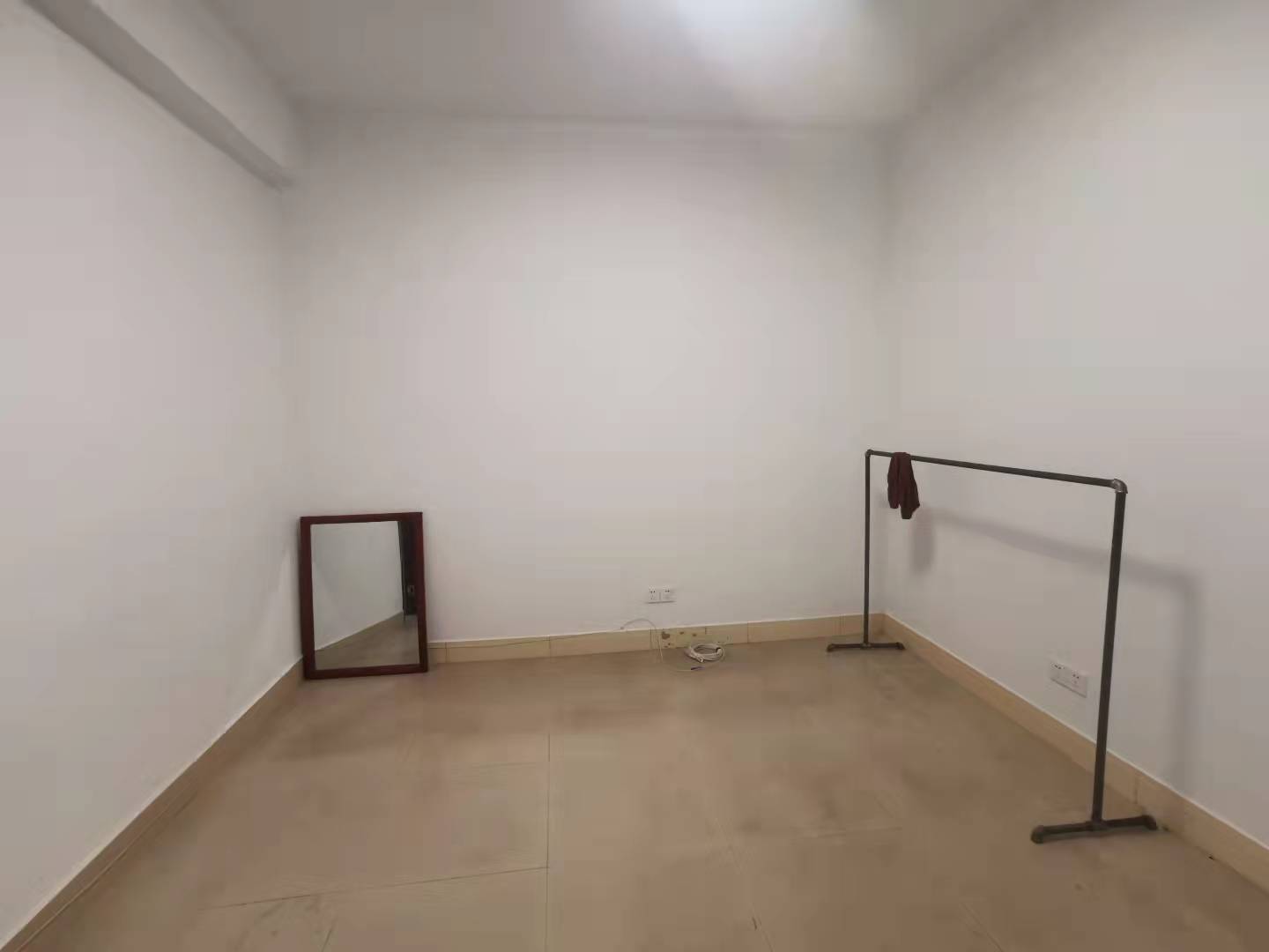 晨光小区 3室2厅1卫 2000.0元/月 晨光小区 3室2厅1卫 2000.0元/月室内图